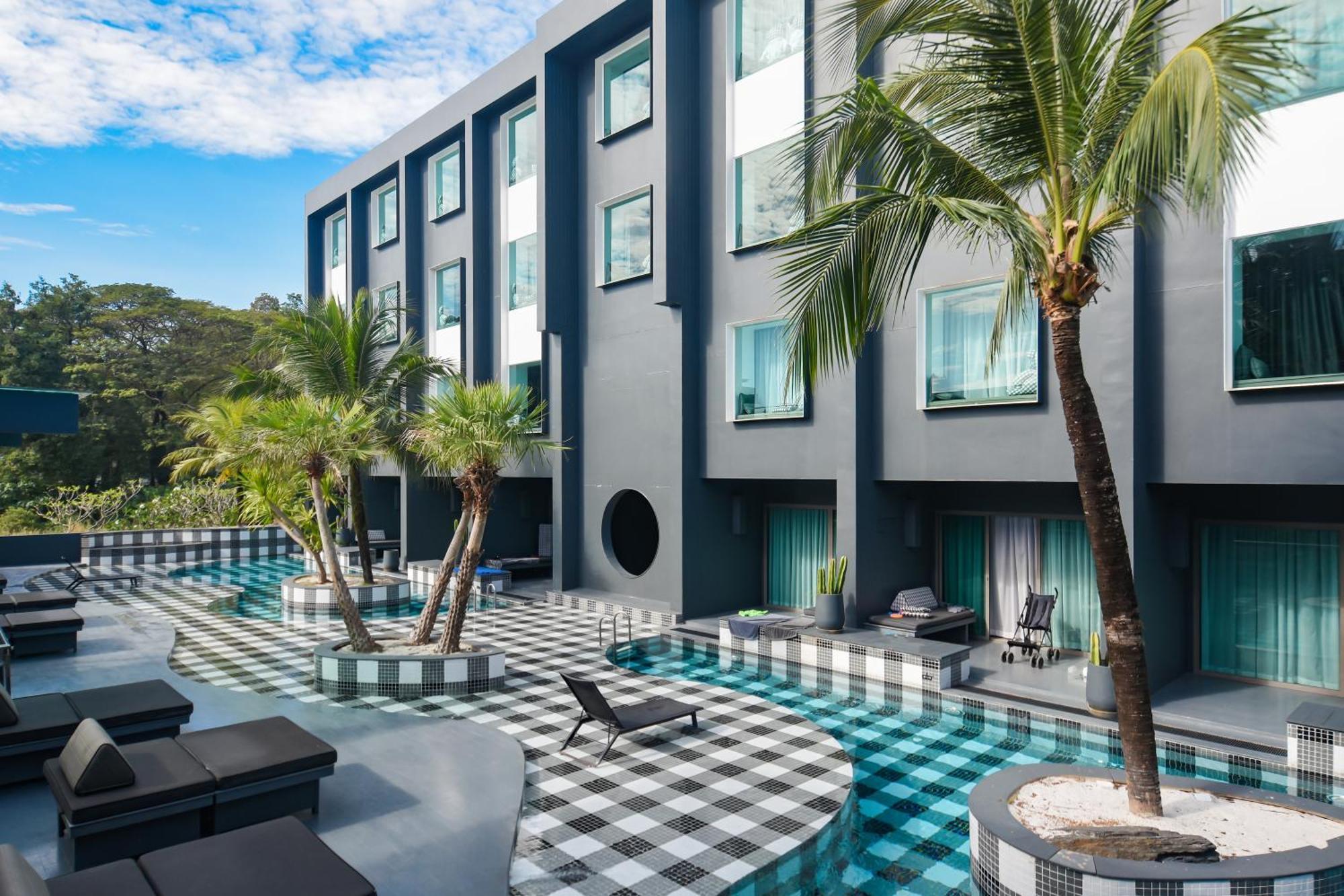 포토 호텔 푸켓  푸껫 외부 사진 The hotel's pool